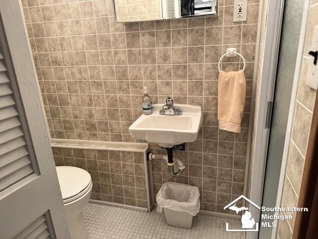 34316 Tomahawk Drive, Westland, MI 48185
