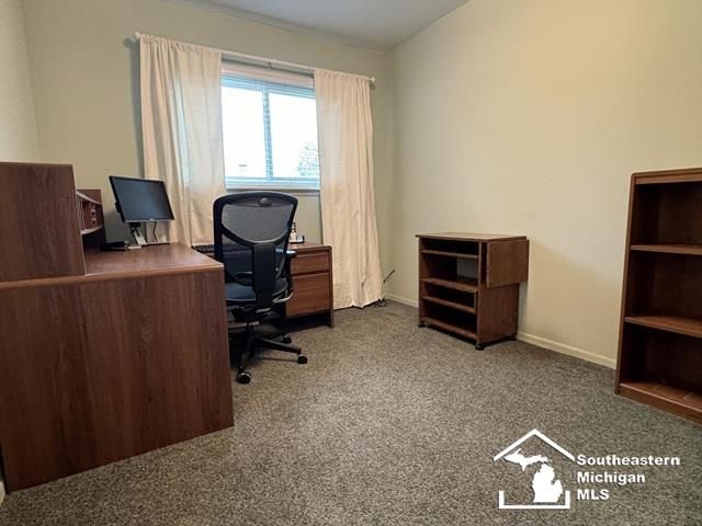 34316 Tomahawk Drive, Westland, MI 48185