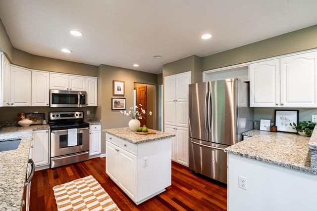S67W20071 Benjamin COURT, Muskego, WI 53150