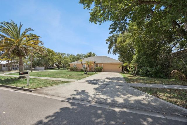 1020 S LAUREL AVENUE, Sanford, FL 32771