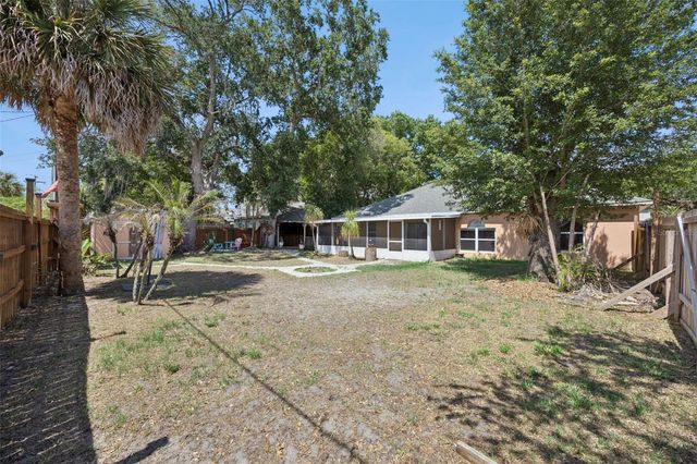1020 S LAUREL AVENUE, Sanford, FL 32771