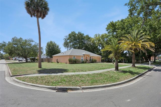 1020 S LAUREL AVENUE, Sanford, FL 32771
