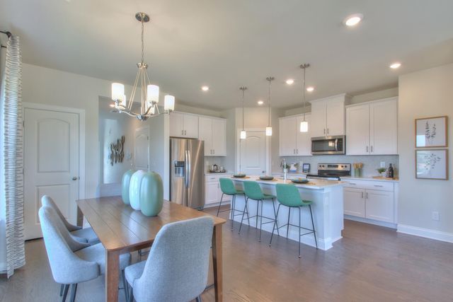 1774 Flora Grv, Hermitage, TN 37076