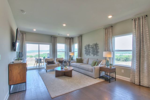 1774 Flora Grv, Hermitage, TN 37076