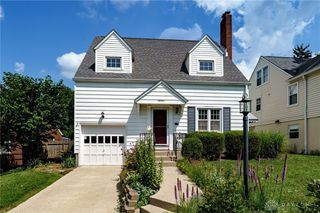 18 Acacia Drive, Oakwood, OH 45409