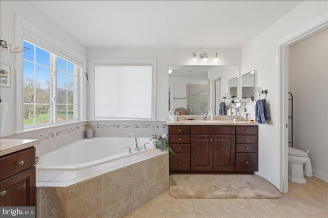 11950 STONEHOUSE VIEW CT, Lovettsville, VA 20180