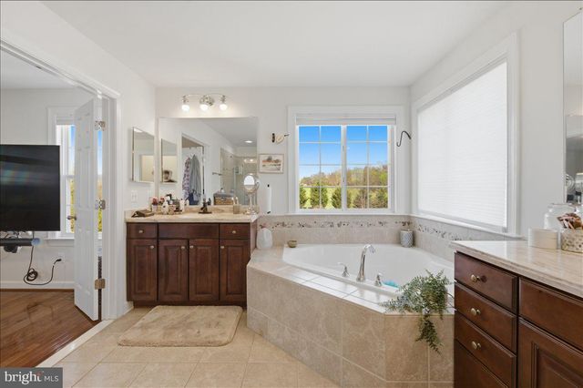 11950 STONEHOUSE VIEW CT, Lovettsville, VA 20180