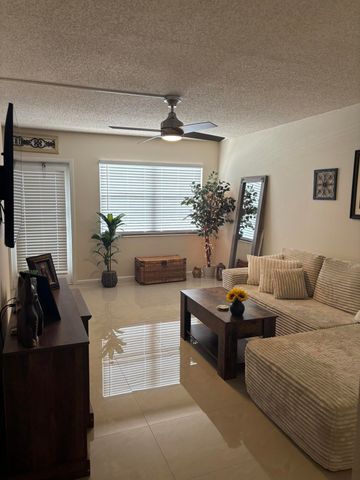 3004 Lincoln A, Boca Raton, FL 33434