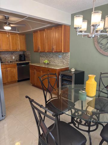 3004 Lincoln A, Boca Raton, FL 33434