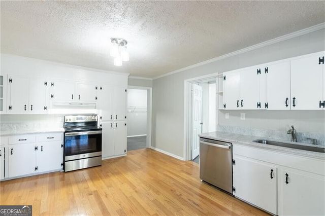 4715 S Lee Street, Buford, GA 30518