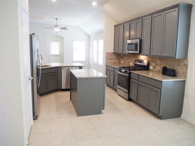 14832 Rocky Face Lane, Fort Worth, TX 76052