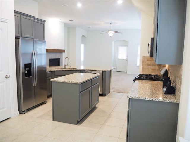 14832 Rocky Face Lane, Fort Worth, TX 76052