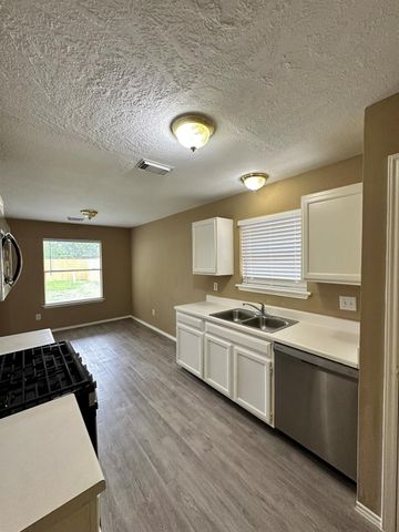 6910 Bayou Crest Drive, Houston, TX 77088