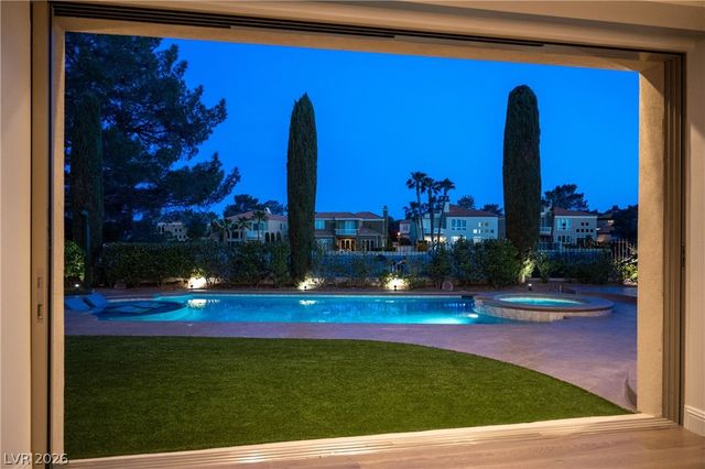 65 Cascade Creek Lane, Las Vegas, NV 89113