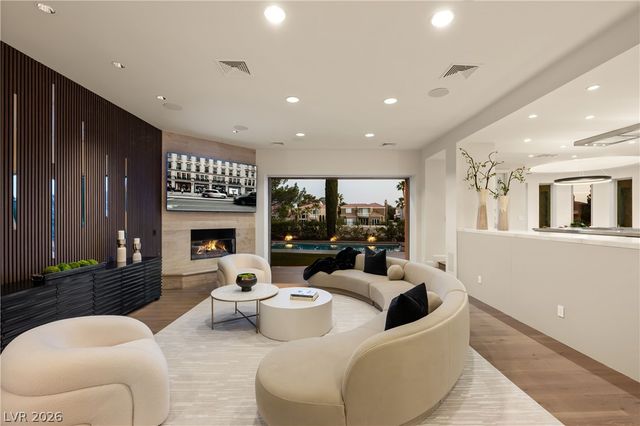 65 Cascade Creek Lane, Las Vegas, NV 89113