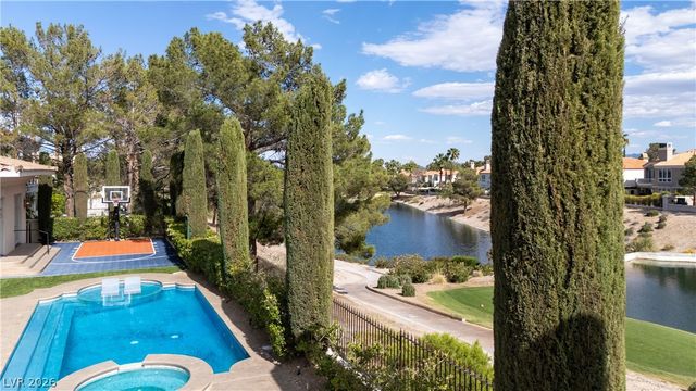 65 Cascade Creek Lane, Las Vegas, NV 89113