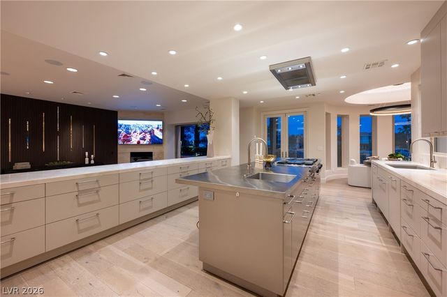65 Cascade Creek Lane, Las Vegas, NV 89113