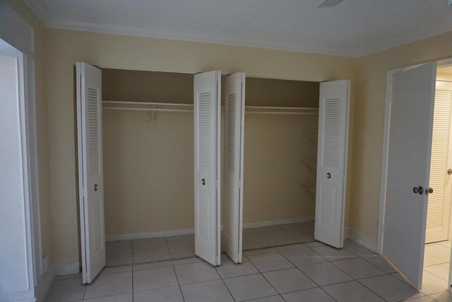 34 Andover B, West Palm Beach, FL 33417