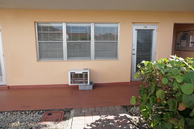 34 Andover B, West Palm Beach, FL 33417