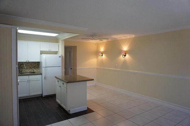 34 Andover B, West Palm Beach, FL 33417