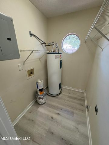 1517 S 10th Street, Ocean Springs, MS 39564