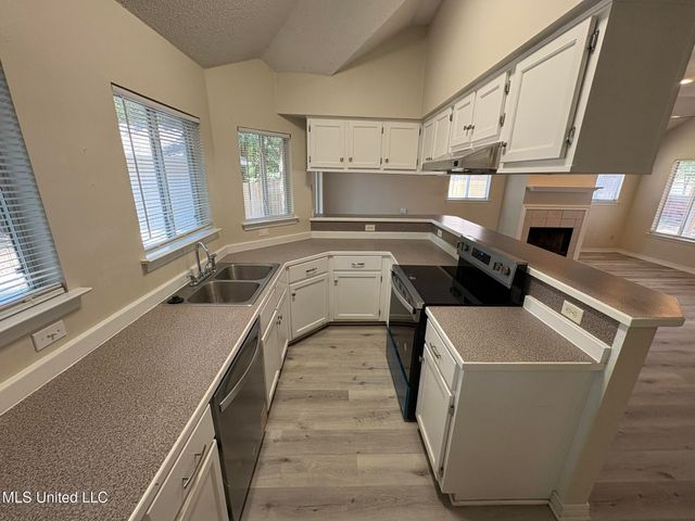 1517 S 10th Street, Ocean Springs, MS 39564