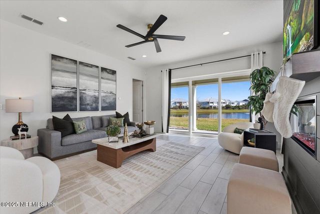 492 RUM RUNNER Way, St. Johns, FL 32259