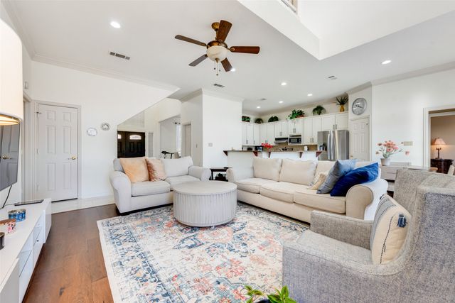 4601 Edge Creek Lane, Arlington, TX 76017