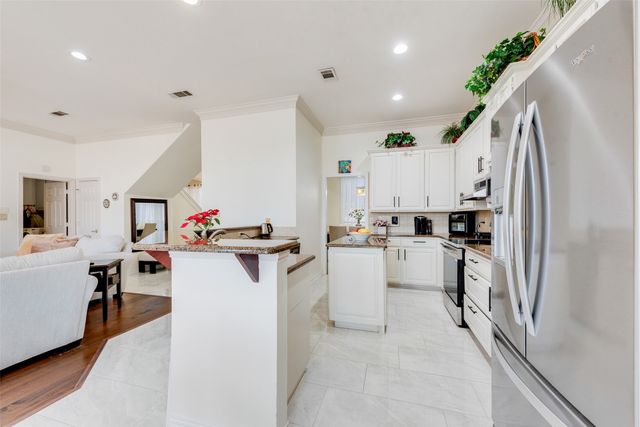 4601 Edge Creek Lane, Arlington, TX 76017