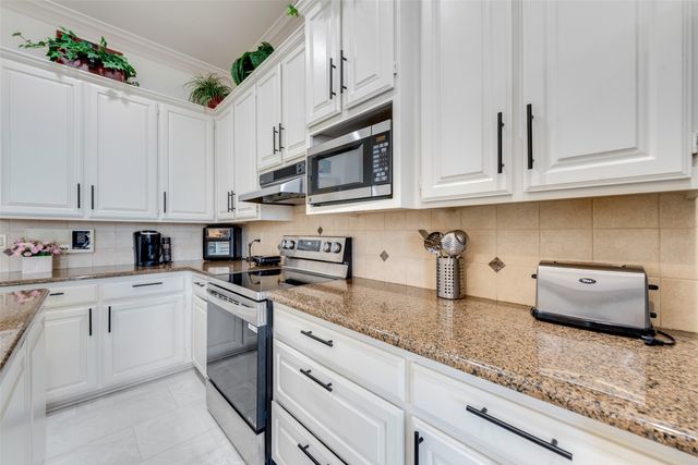 4601 Edge Creek Lane, Arlington, TX 76017