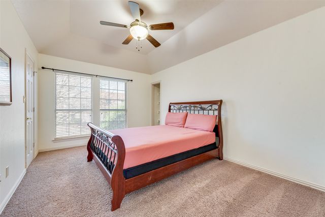 4601 Edge Creek Lane, Arlington, TX 76017