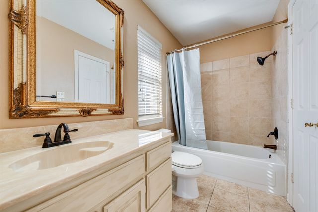 4601 Edge Creek Lane, Arlington, TX 76017