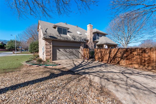 4601 Edge Creek Lane, Arlington, TX 76017