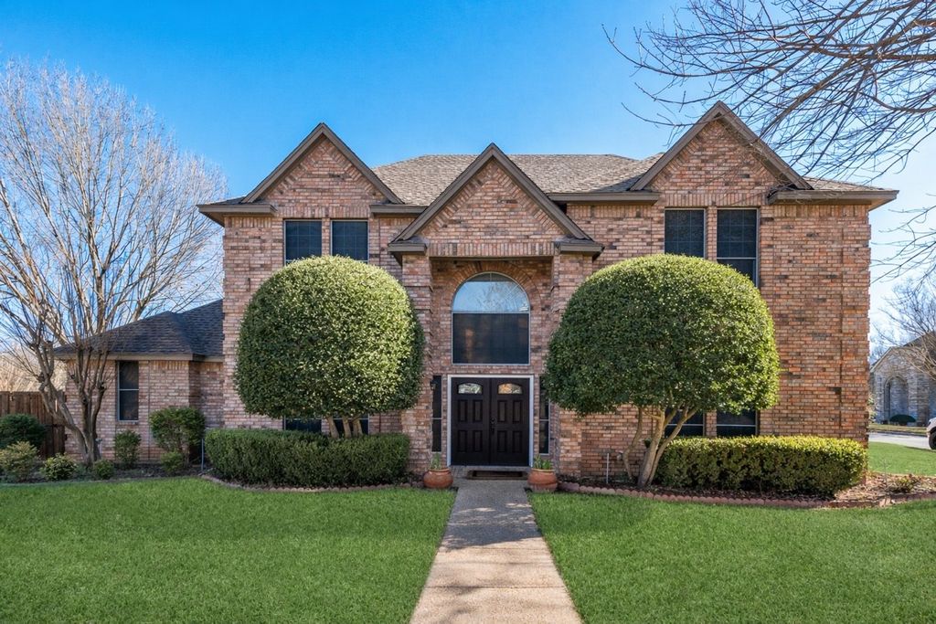 4601 Edge Creek Lane, Arlington, TX 76017