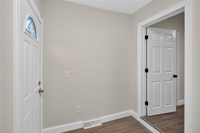 68 Uncas Street, Warwick, RI 02889