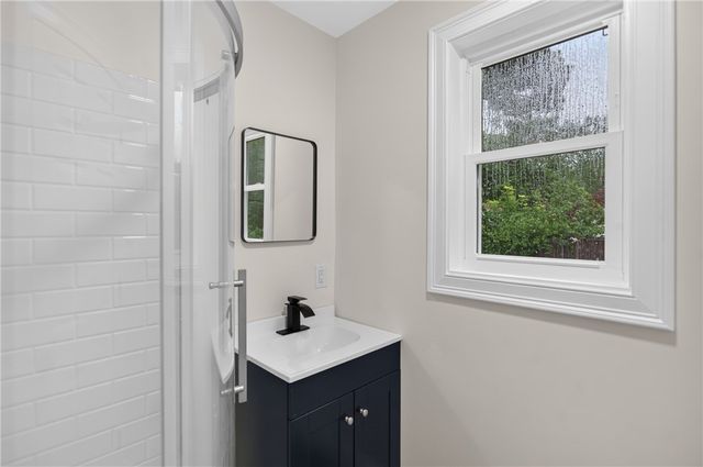 68 Uncas Street, Warwick, RI 02889