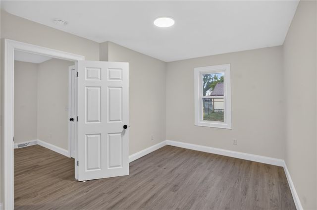 68 Uncas Street, Warwick, RI 02889