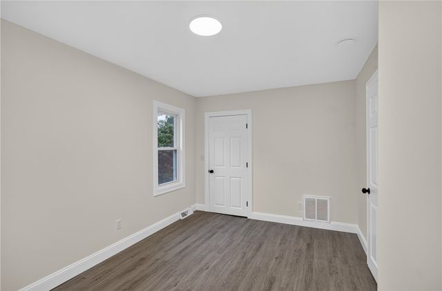 68 Uncas Street, Warwick, RI 02889