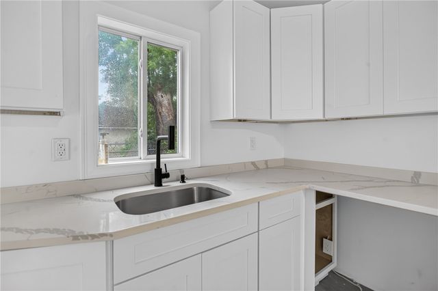 68 Uncas Street, Warwick, RI 02889