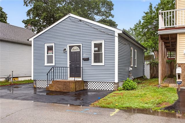 68 Uncas Street, Warwick, RI 02889