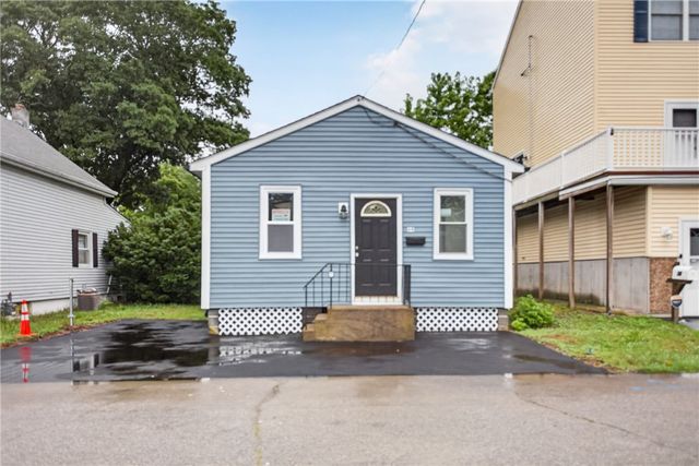 68 Uncas Street, Warwick, RI 02889