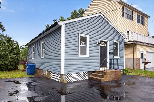 68 Uncas Street, Warwick, RI 02889