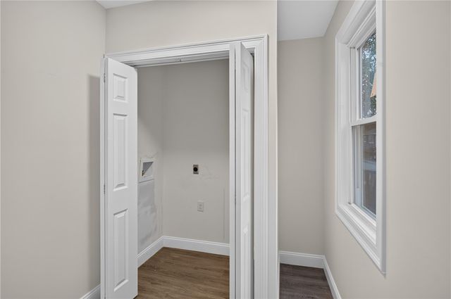 68 Uncas Street, Warwick, RI 02889