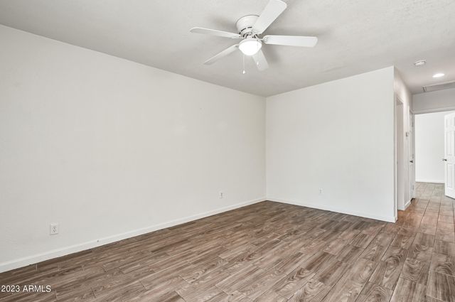 7956 W GLENDALE Avenue 1, Glendale, AZ 85303