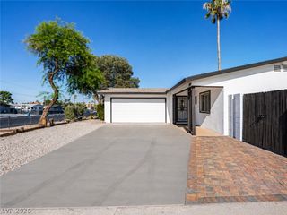 5209 Alta Drive, Las Vegas, NV 89107