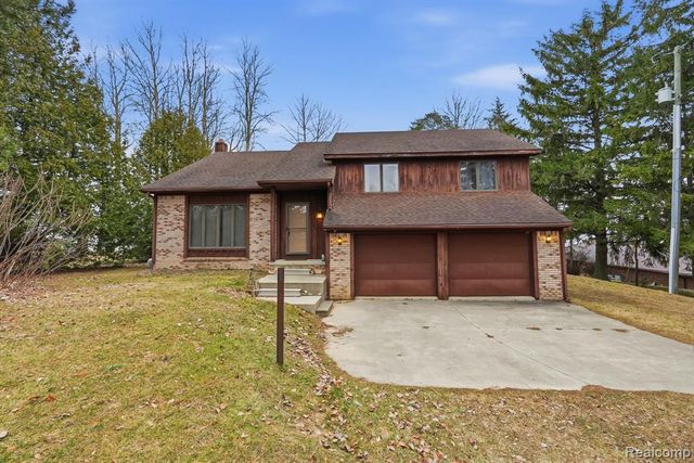 5436 N Lakeshore Road, Deckerville, MI 48427