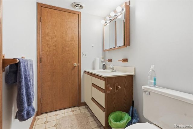 5436 N Lakeshore Road, Deckerville, MI 48427