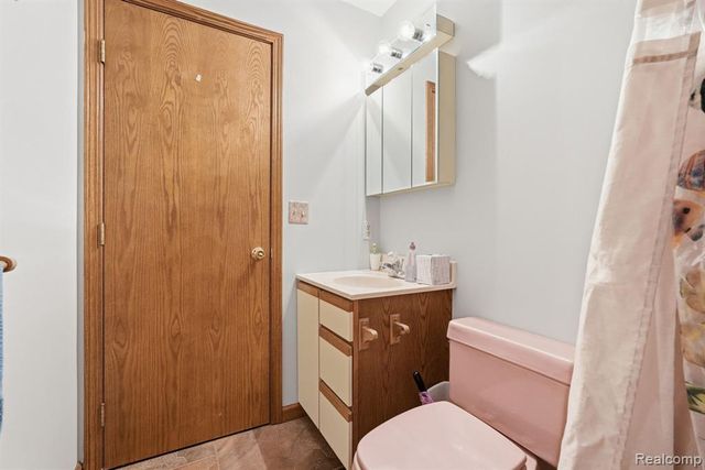 5436 N Lakeshore Road, Deckerville, MI 48427