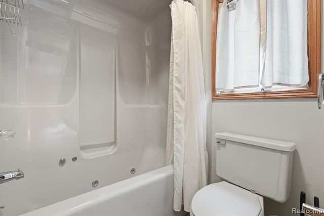 5436 N Lakeshore Road, Deckerville, MI 48427