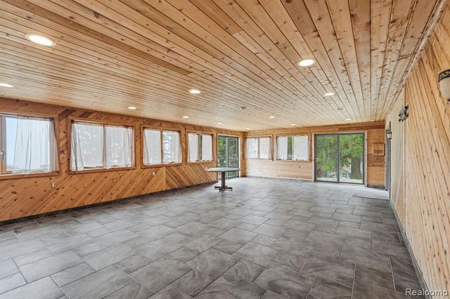 5436 N Lakeshore Road, Deckerville, MI 48427